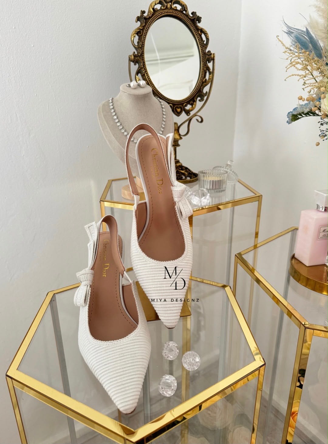 Bridal Room styling met bloemen van Miya Designz