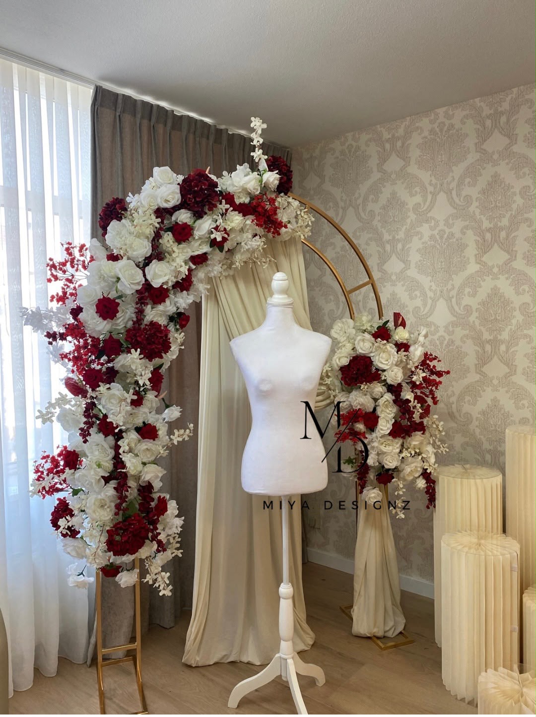 Complete Bridal Room plateau setting van Miya Designz