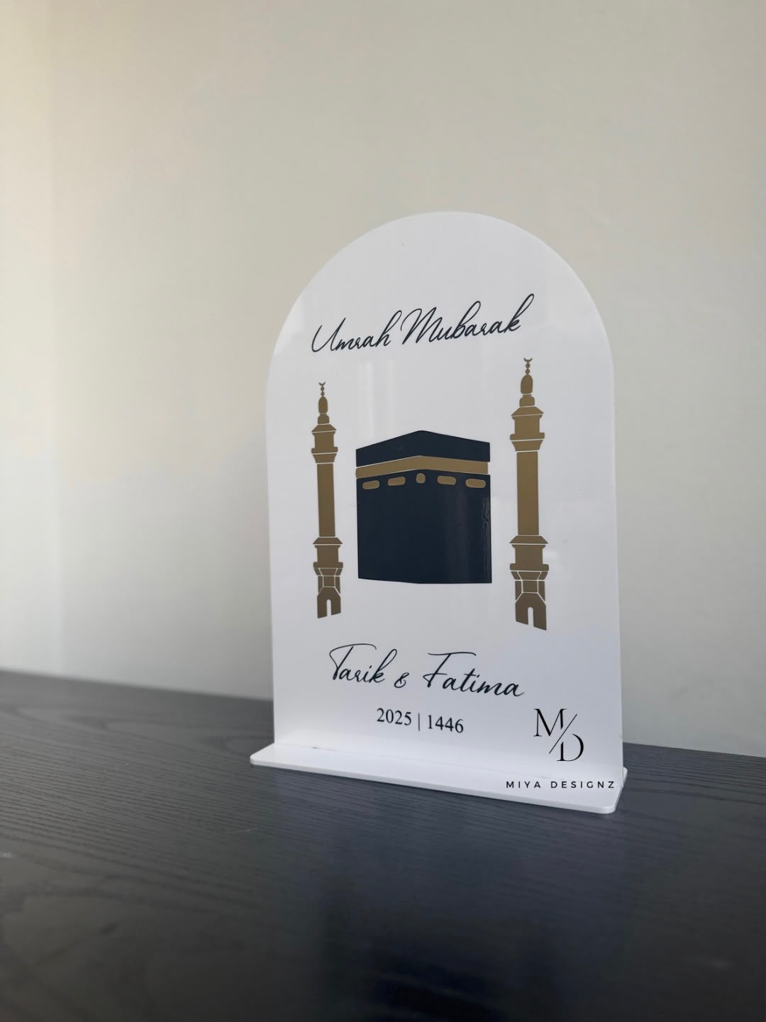 Umrah Mubarak bord van Miya Designz